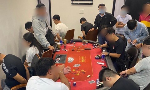 Bắt nhiều con bạc người nước ngoài trong căn hộ cao cấp