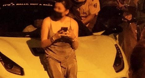 Tài xế siêu xe Ferrari 488 GTB vi phạm giao thông còn chống đối, lăng mạ CSGT