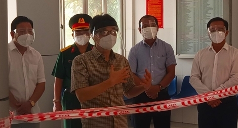 Phó Thủ tướng Vũ Đức Đam kiểm tra bệnh viện dã chiến tại Long An