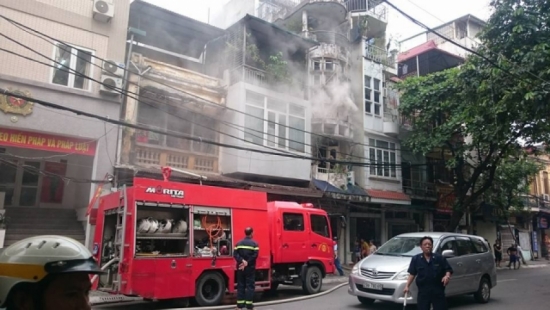 Cháy trong phố cổ