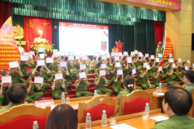 Tuổi trẻ Tổng cục Cảnh sát tổ chức cuộc thi "Rung chuông vàng" tìm hiểu Nghị quyết ĐH Đảng