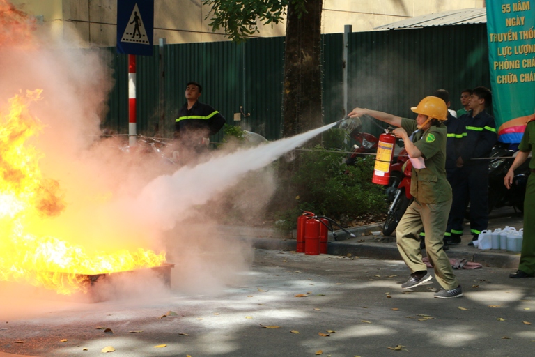 Tranh tài chữa cháy, cứu tài sản tại Trung tâm Thủ đô Hà Nội