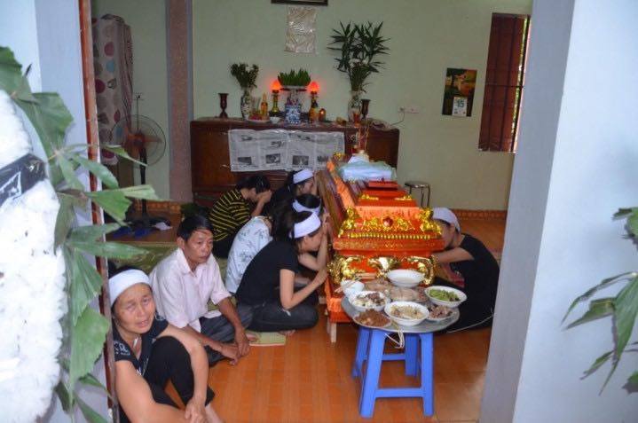 Vụ xe Camry tông chết 3 học sinh: Tang thương xóm nhỏ 