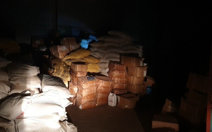 Phát hiện 3 tấn phụ gia Trung Quốc dung chế biến bim bim, bánh kẹo