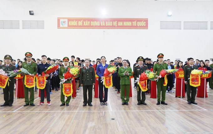 200 CBCS tham dự vòng loại môn bóng chuyền nam phong trào khu vực I 