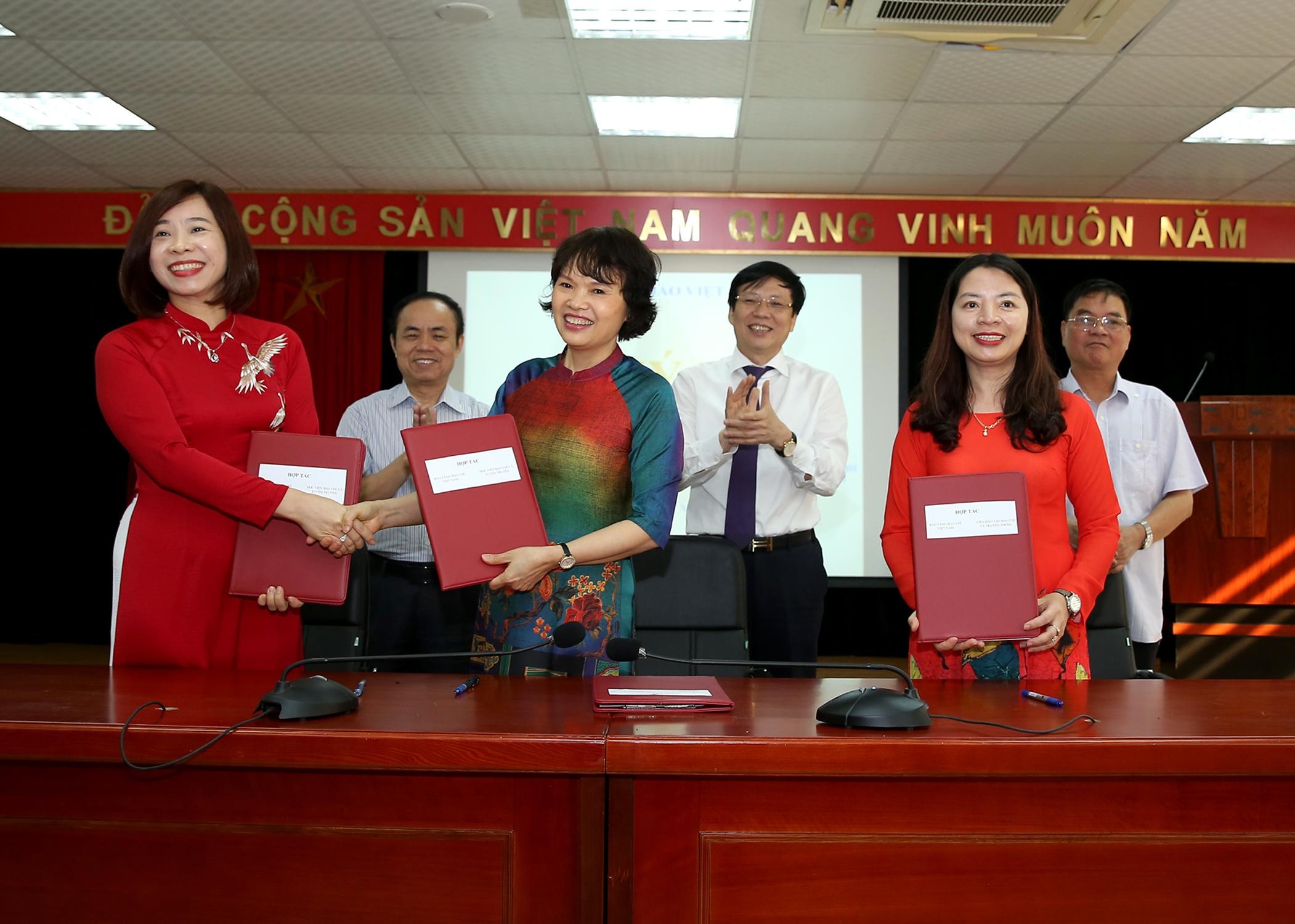 Bảo tàng Báo chí Việt Nam đón khách tham quan vào ngày 19/6