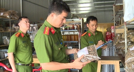 Phát hiện thuốc đông y, trà gạo lứt huyết rồng không rõ nguồn gốc