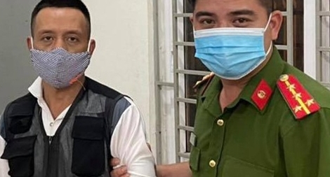 Kiểm tra phòng, chống dịch, Công an xã bắt giữ đối tượng truy nã