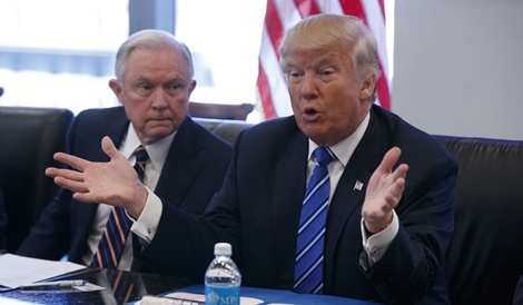 Tổng thống Donald Trump "thất vọng" về Bộ trưởng Tư pháp Jeff Sessions 