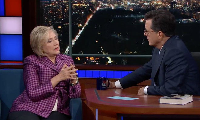 Tổng thống Trump phản pháo sau khi bị bà Clinton chê