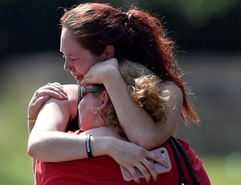 Thanh niên dũng cảm tước vũ khí kẻ xả súng ở Tennessee