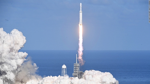 SpaceX phóng thành công tên lửa mạnh nhất lên vũ trụ 