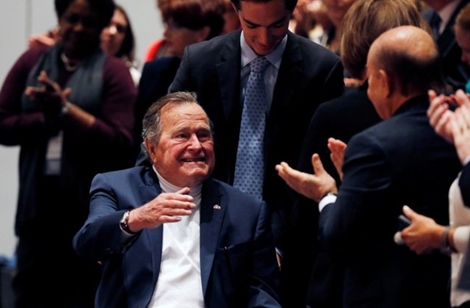 Cựu Tổng thống Mỹ George H.W. Bush phải nhập viện
