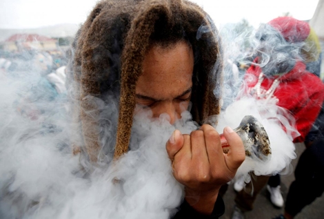 Nam Phi hợp pháp hóa việc sử dụng cần sa