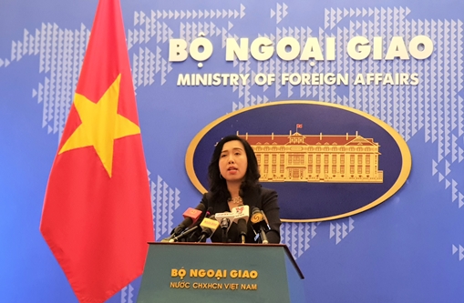 Việt Nam phản ứng trước việc tàu Trung Quốc áp sát tàu Mỹ trên Biển Đông