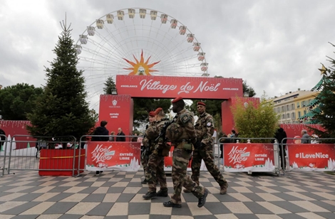 Tiết lộ về thân thế nghi phạm xả súng tại Pháp 