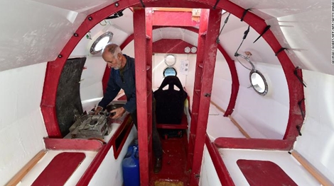 Cựu binh Pháp "xuyên" Đại Tây Dương bằng thuyền tự chế