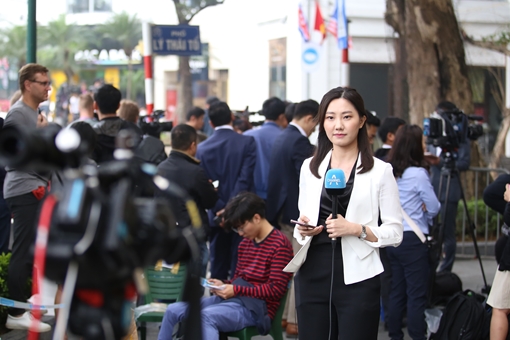 Phóng viên nước ngoài ấn tượng với Công an Việt Nam