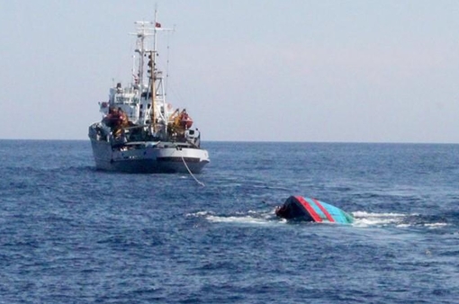 Đề nghị Trung Quốc xử lý tàu Hải cảnh đuổi tàu Việt Nam 