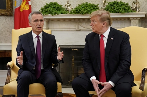 Tổng thống Mỹ thúc giục đồng minh NATO "chia sẻ gánh nặng" 