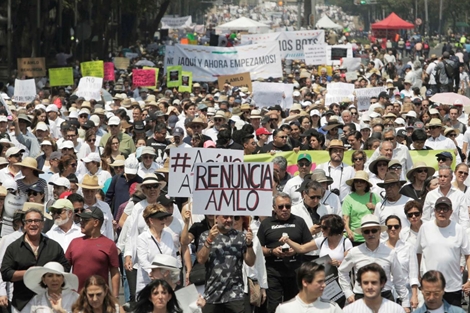 Hàng ngàn người dân Mexico biểu tình đòi Tổng thống từ chức