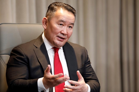 Tổng thống Mông Cổ đến thăm Mỹ, tặng ngựa cho cậu út nhà Trump