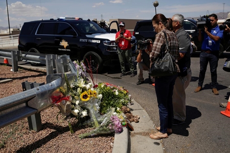 Xả súng liên hồi ở Mỹ khiến chính giới cũng "bừng lửa"