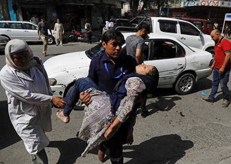 Taliban đánh bom tại Kabul, gần 100 người bị thương
