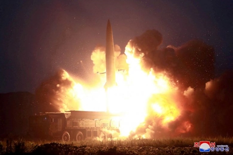 Triều Tiên tiếp tục phóng thử tên lửa về bờ biển phía Đông