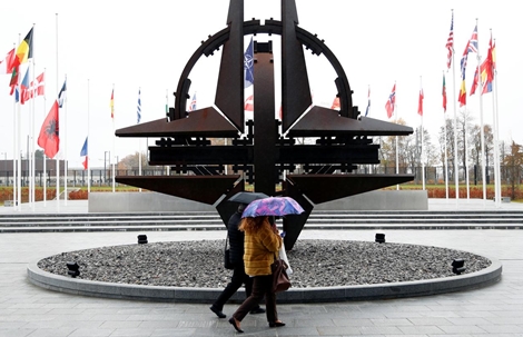 NATO thành lập hội đồng "thông thái" trước nguy cơ "chết não"
