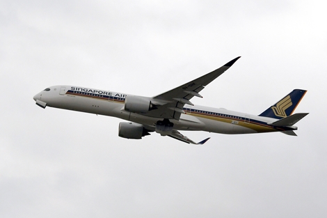 Hàng loạt hãng hàng không “né” không phận Iran