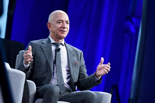 Tỷ phú giàu nhất thế giới chi 10 tỷ USD chống biến đổi khí hậu