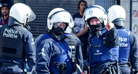 Bạo loạn tại châu Âu giữa mùa dịch COVID-19