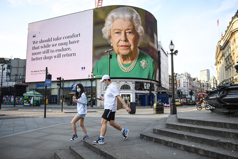 Nữ hoàng Anh hủy diễu binh dịp sinh nhật