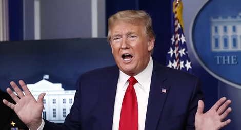 Tổng thống Trump bất ngờ "rút gọn" số người Mỹ chết vì COVID-19 
