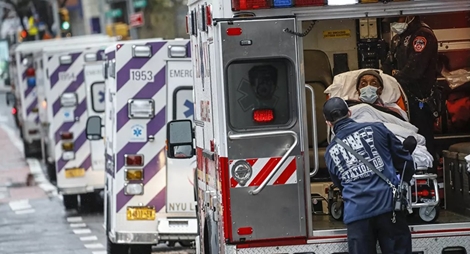 Hơn 60 ngàn ca tử vong, Mỹ mua thêm hàng trăm ngàn túi dựng xác