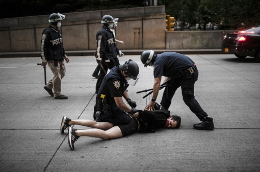 Biểu tình quá dữ đội, Mỹ huy động hàng ngàn binh sĩ đến thủ đô Washington DC
