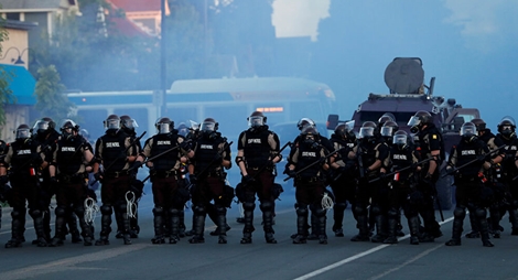 Minneapolis muốn giải tán Sở cảnh sát sau vụ ghì gối giết chết người da màu