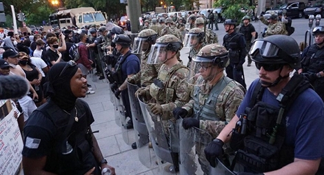 Nhiều binh sĩ dẹp loạn đường phố Mỹ nhiễm COVID-19