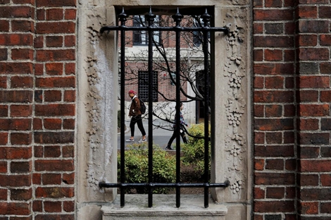 Mỹ bất ngờ hoãn trục xuất sinh viên quốc tế do sức ép từ dư luận