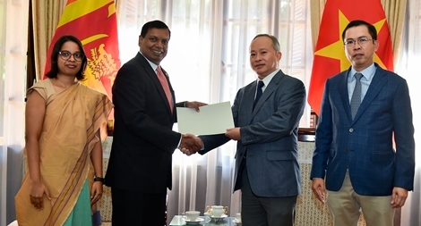 Đại sứ quán Sri Lanka tại Việt Nam ủng hộ nạn nhân lũ lụt miền Trung