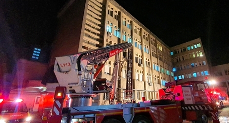 Lửa thiêu rụi phòng chăm sóc đặc biệt bệnh nhân COVID-19, 10 người thiệt mạng