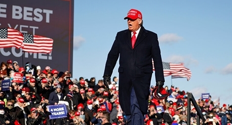 Ông Trump ẩn ý "hẹn gặp lại sau 4 năm"