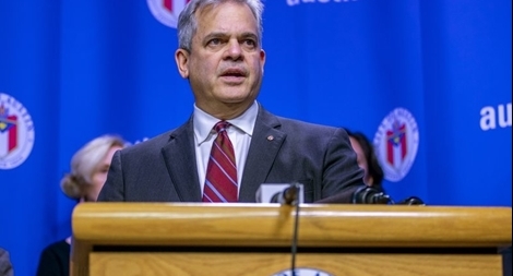 Kêu gọi người dân ở nhà, quan chức ở Mỹ ngang nhiên đi du lịch mùa dịch