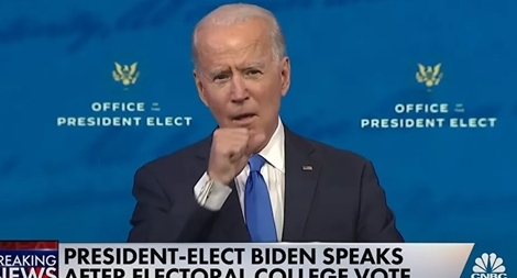 Tổng thống đắc cử Mỹ ho không ngừng khi phát biểu 