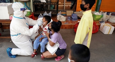 Thái Lan dự tính làm 10.000 xét nghiệm tại khu ổ dịch COVID-19