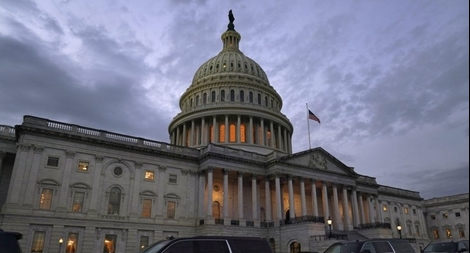 Hạ viện Mỹ thông qua gói cứu trợ kinh tế trị giá 900 tỷ USD