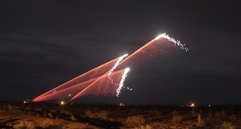 Ông Trump trưng 3 quả tên lửa "quy trách nhiệm" Iran