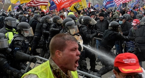 Hàng loạt quan chức Mỹ từ chức sau "biến động tại Điện Capitol" 