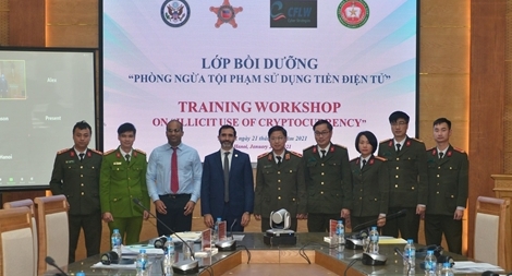 Khai giảng lớp bồi dưỡng chuyên đề “Phòng ngừa tội phạm sử dụng tiền ảo”